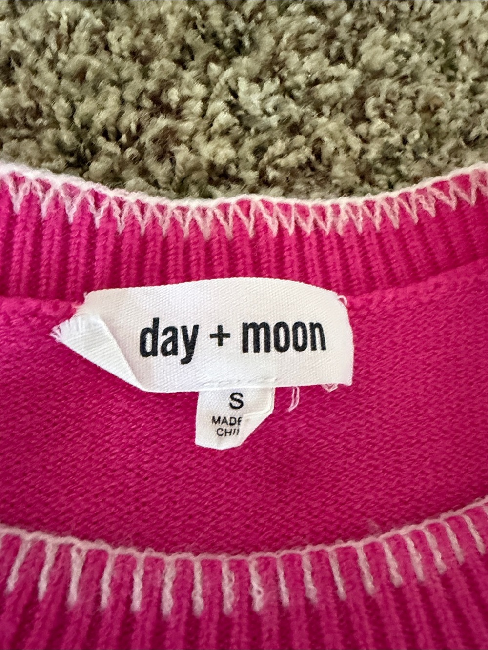 Day+Moon Women’s Hot Pink Ruffle Sleeve Knit Top - Picture 2 of 3